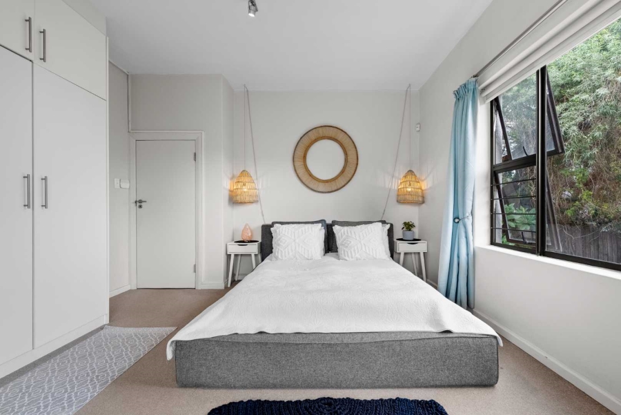 2 Bedroom Property for Sale in Vredehoek Western Cape
